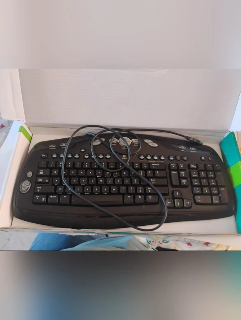 Logitech Wired Media Keyboard in Black